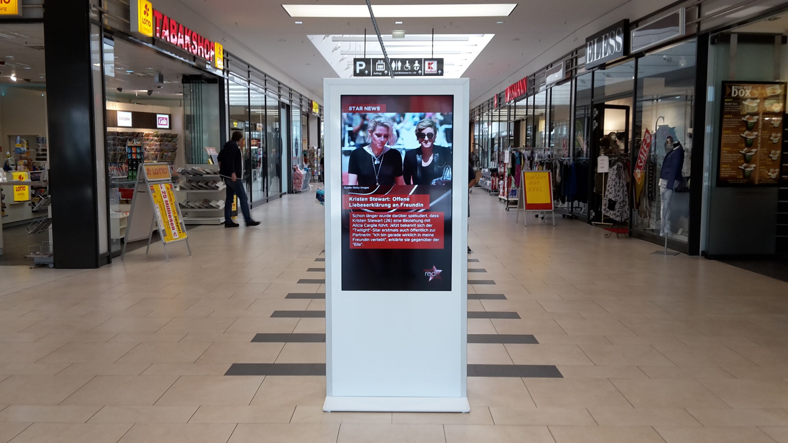 Stele Front mit Werbung